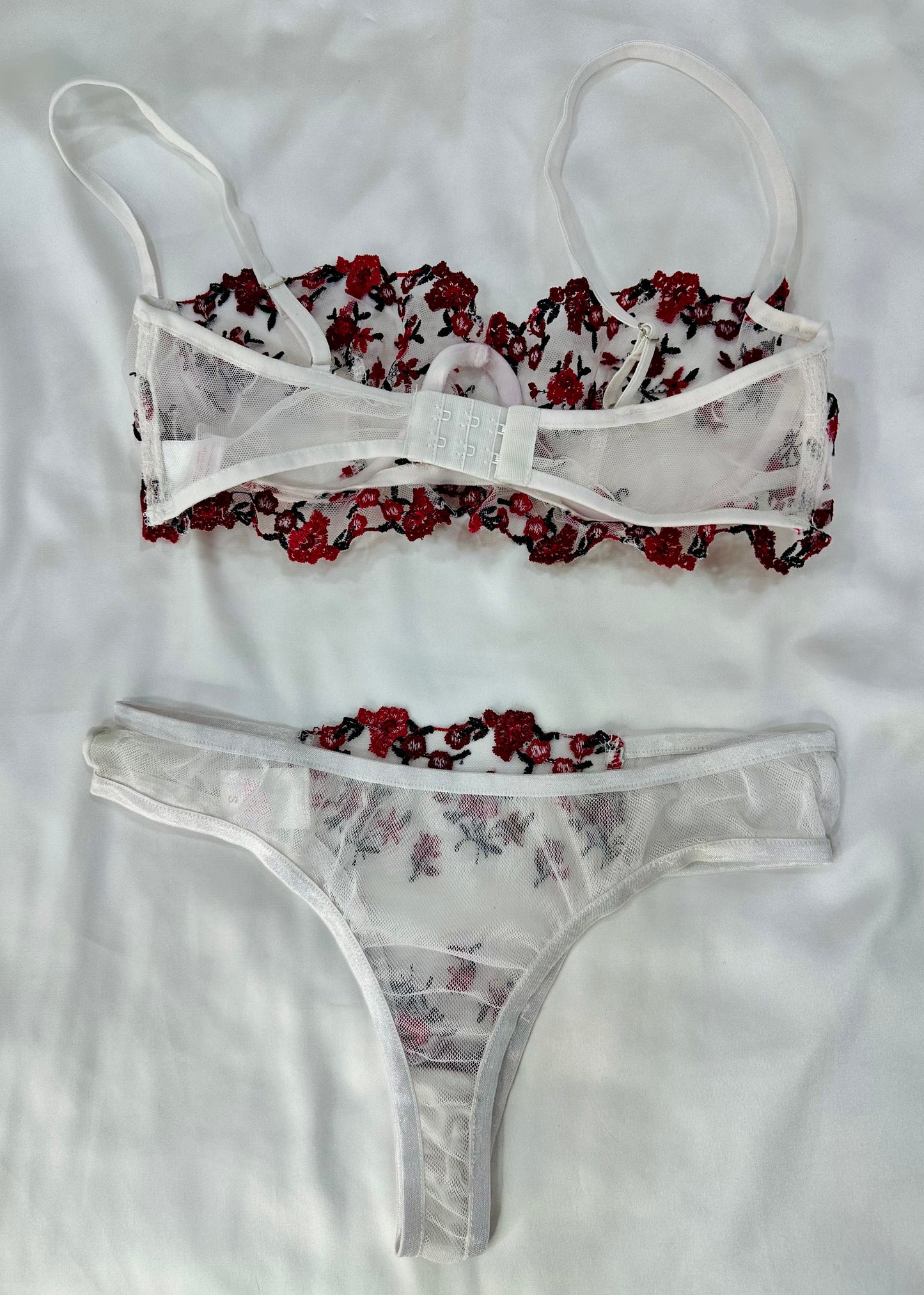 Embroidered mesh Lingerie set red and white