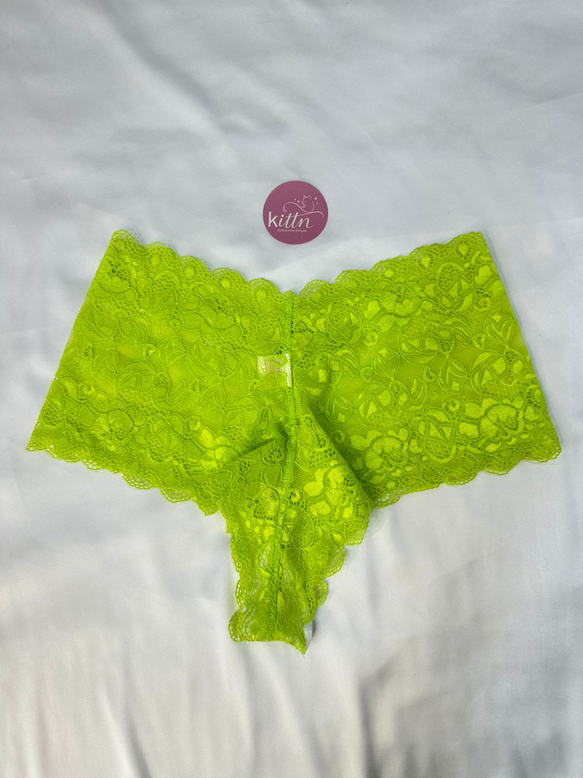 Lace shortie - Dentelle