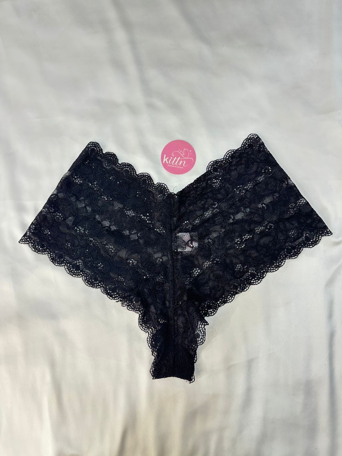 Lace shortie - Dentelle